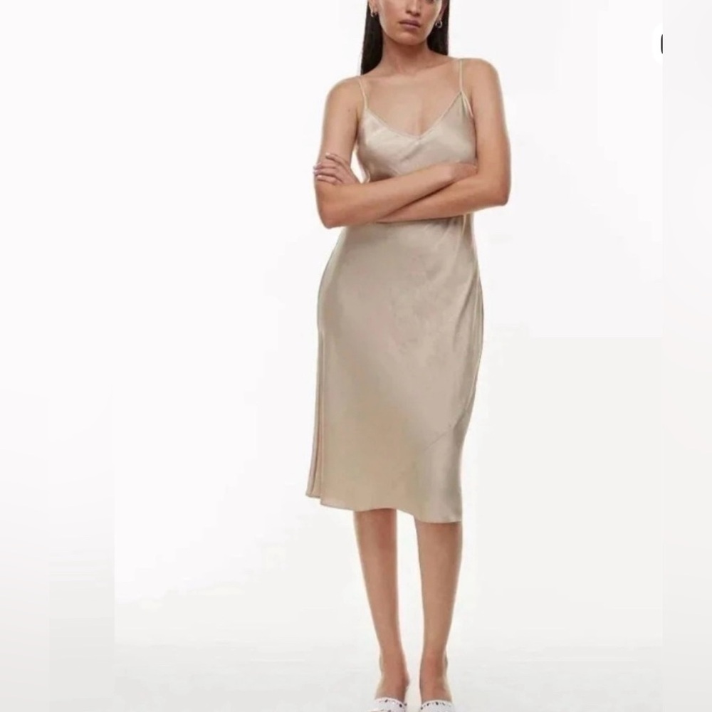Wilfred Silky Satin Party Slip Midi Dress in Beautiful beige / champagne
Size M